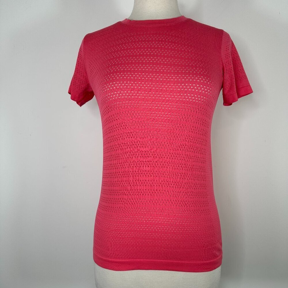 Lululemon Breeze By Short Sleeve Shirt Womens Size 6? Pink Perforated